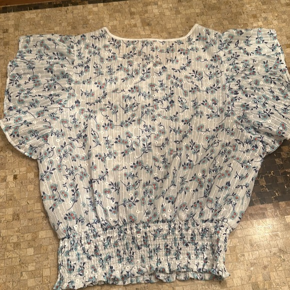 Summer Blouse - Picture 4 of 5